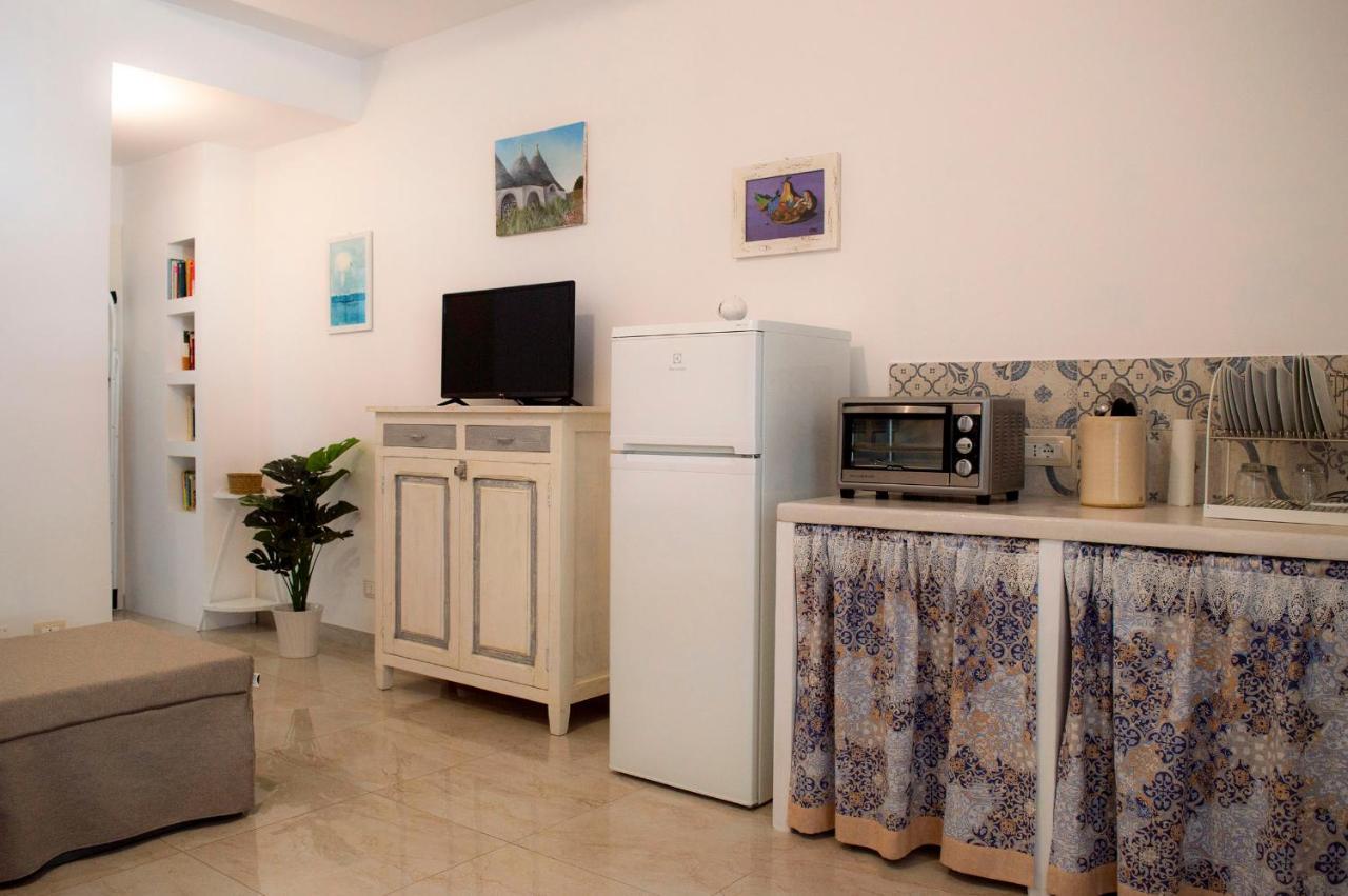 Casa Vacanze L'Essenziale มาร์ตินาฟรังกา ภายนอก รูปภาพ