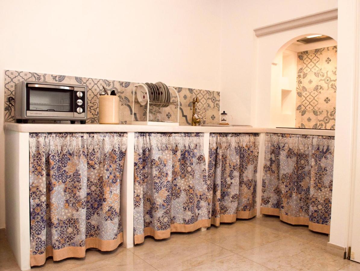 Casa Vacanze L'Essenziale มาร์ตินาฟรังกา ภายนอก รูปภาพ